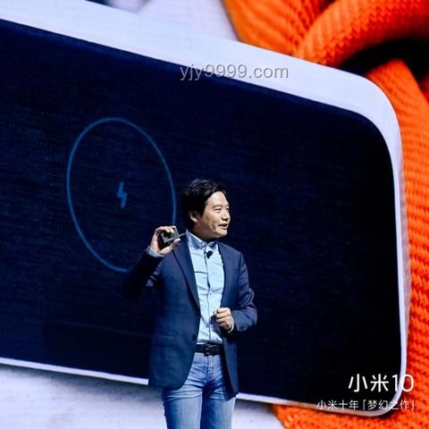 卢伟冰疑回怼余承东暗讽：科技圈口水战背后的趋势预测